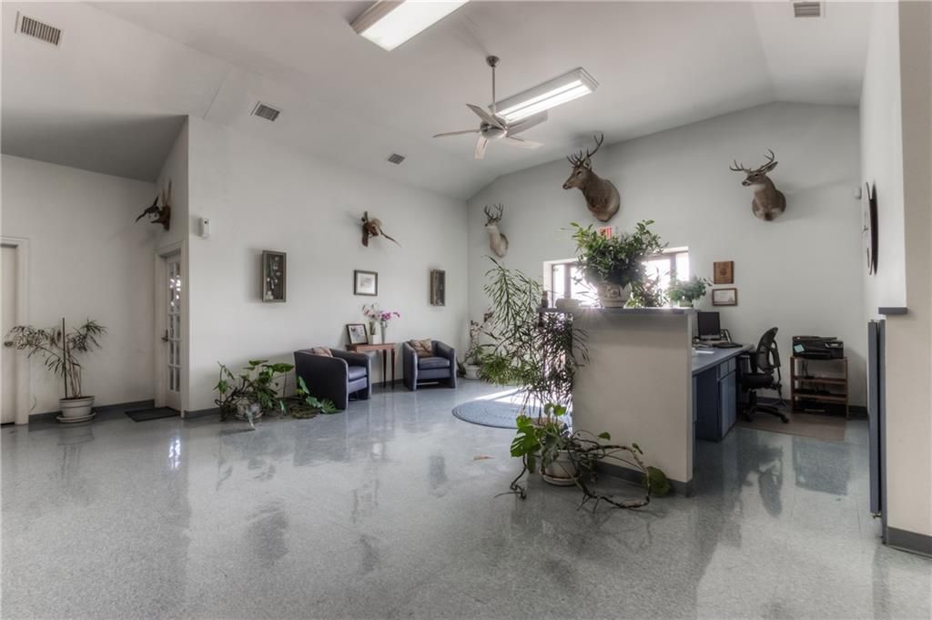 8200 N Interstate 45 Service Rd, Palmer, TX 75152